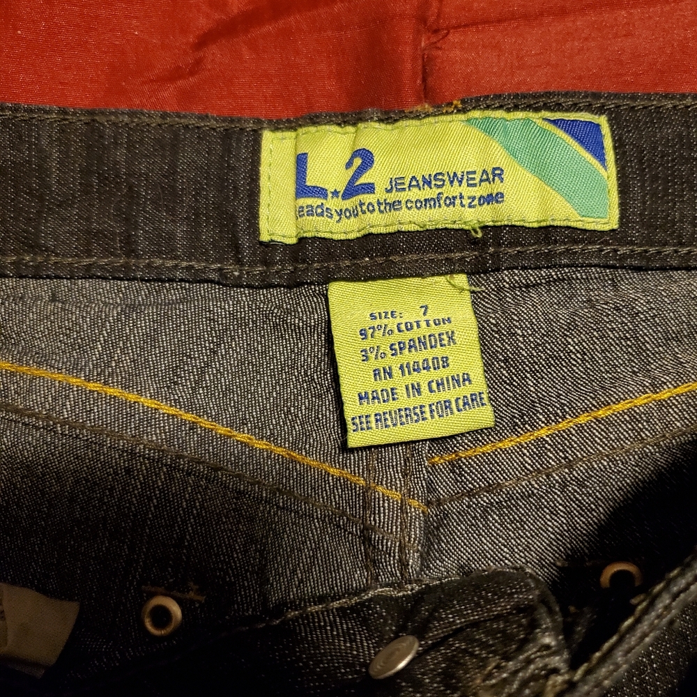 Women's L 2 Jeanswear black capris - Picture 2 of 6